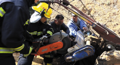 图为救援现场。